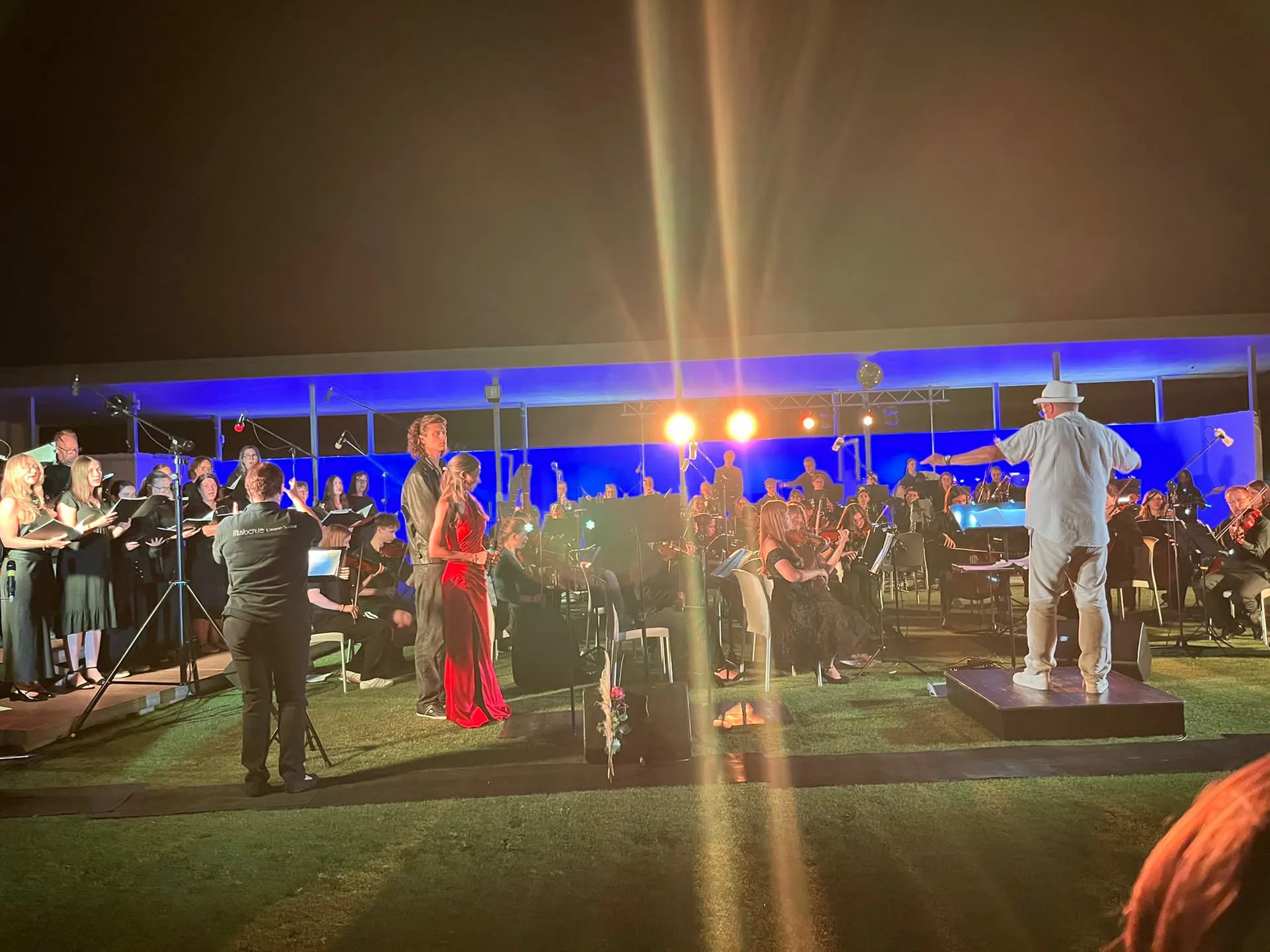 Das Sommernachtskonzert bei Nacht.