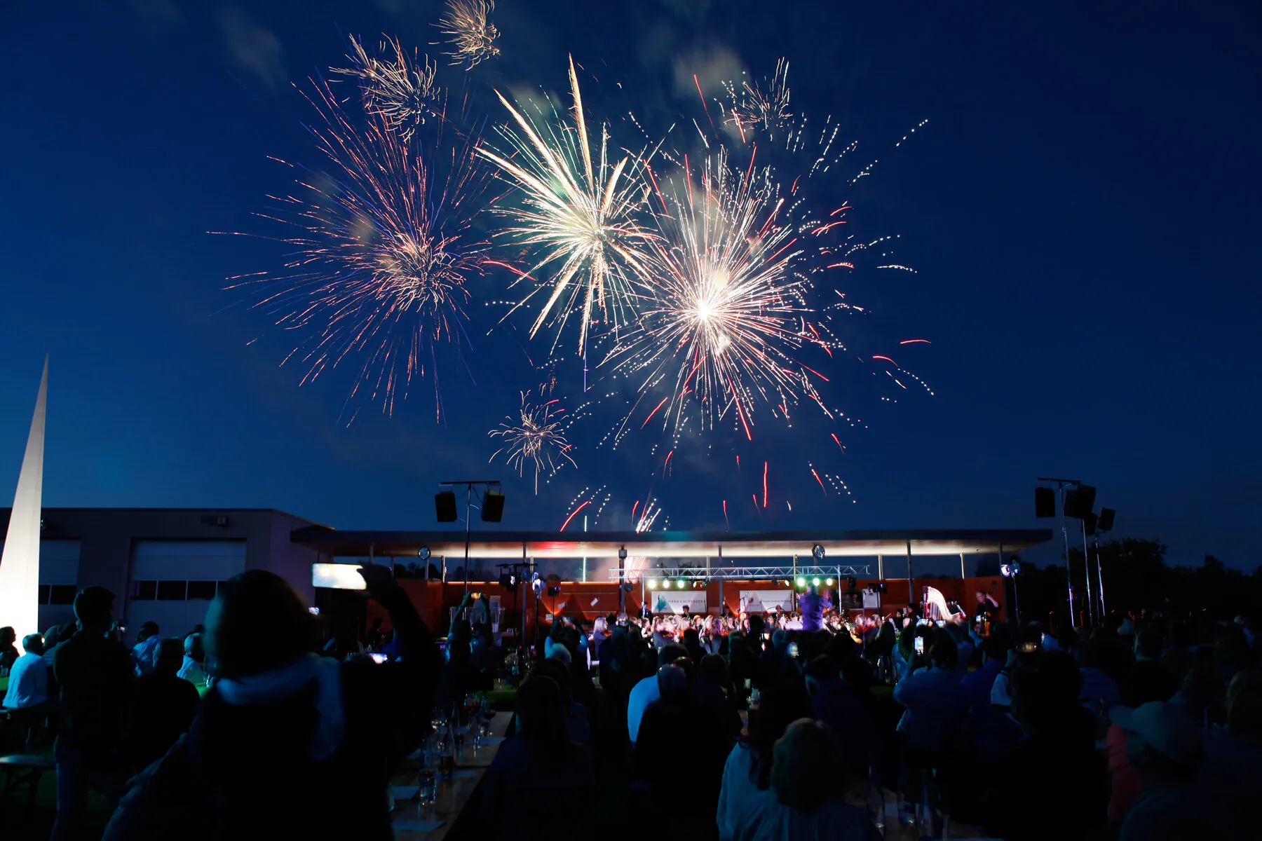 Feuerwerk über dem Sommernachtskonzert.