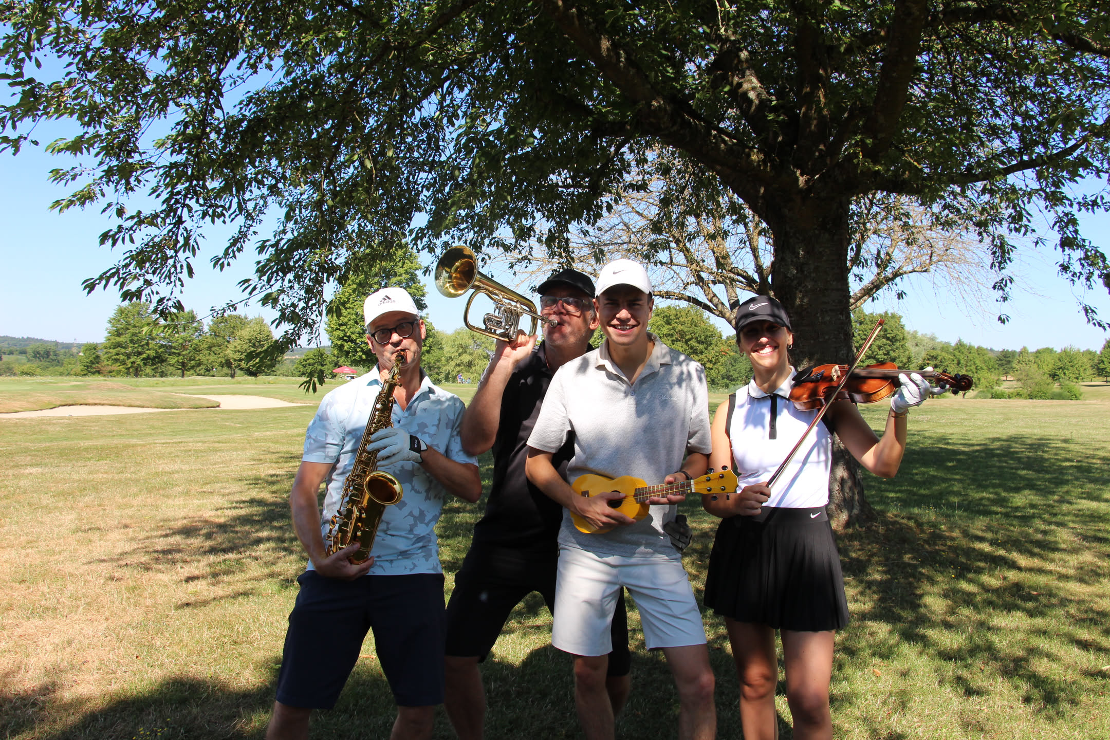 Musiker auf dem Golfplatz